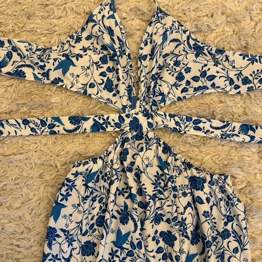 Floral Blue and White cut out maxi Dress. NWOT - Picture 7 of 7